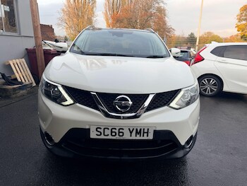 Used Nissan Qashqai 2017 for sale - 76499527: Photo