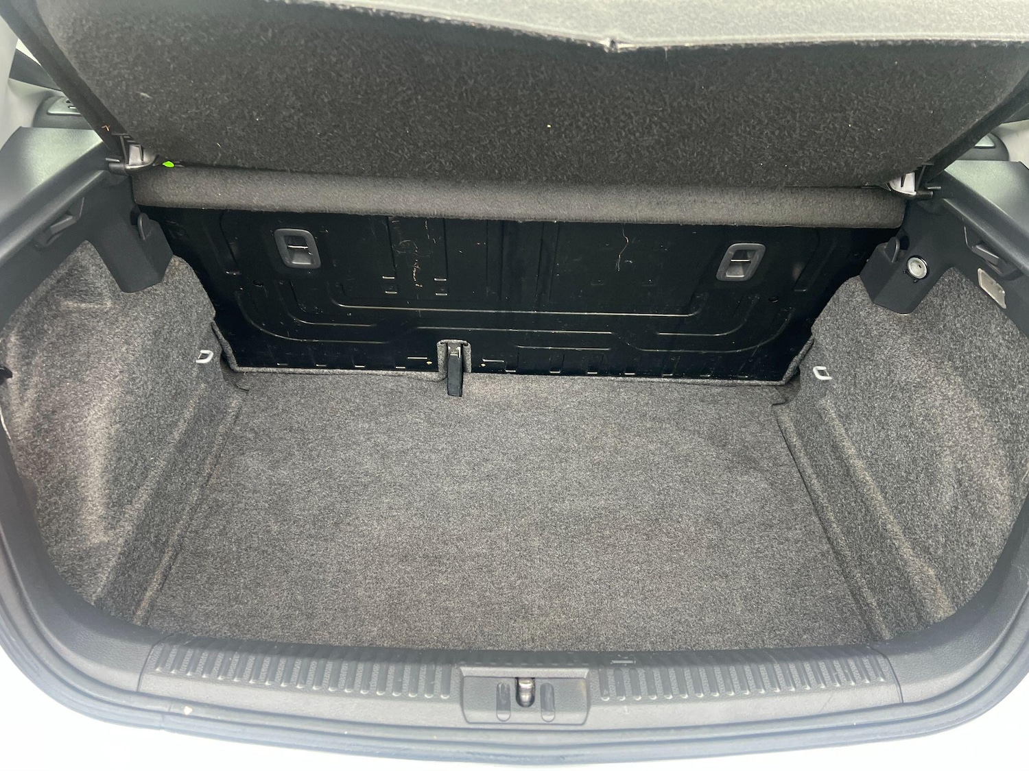 Used Volkswagen Polo 2010 for sale - 76337401: Photo 18