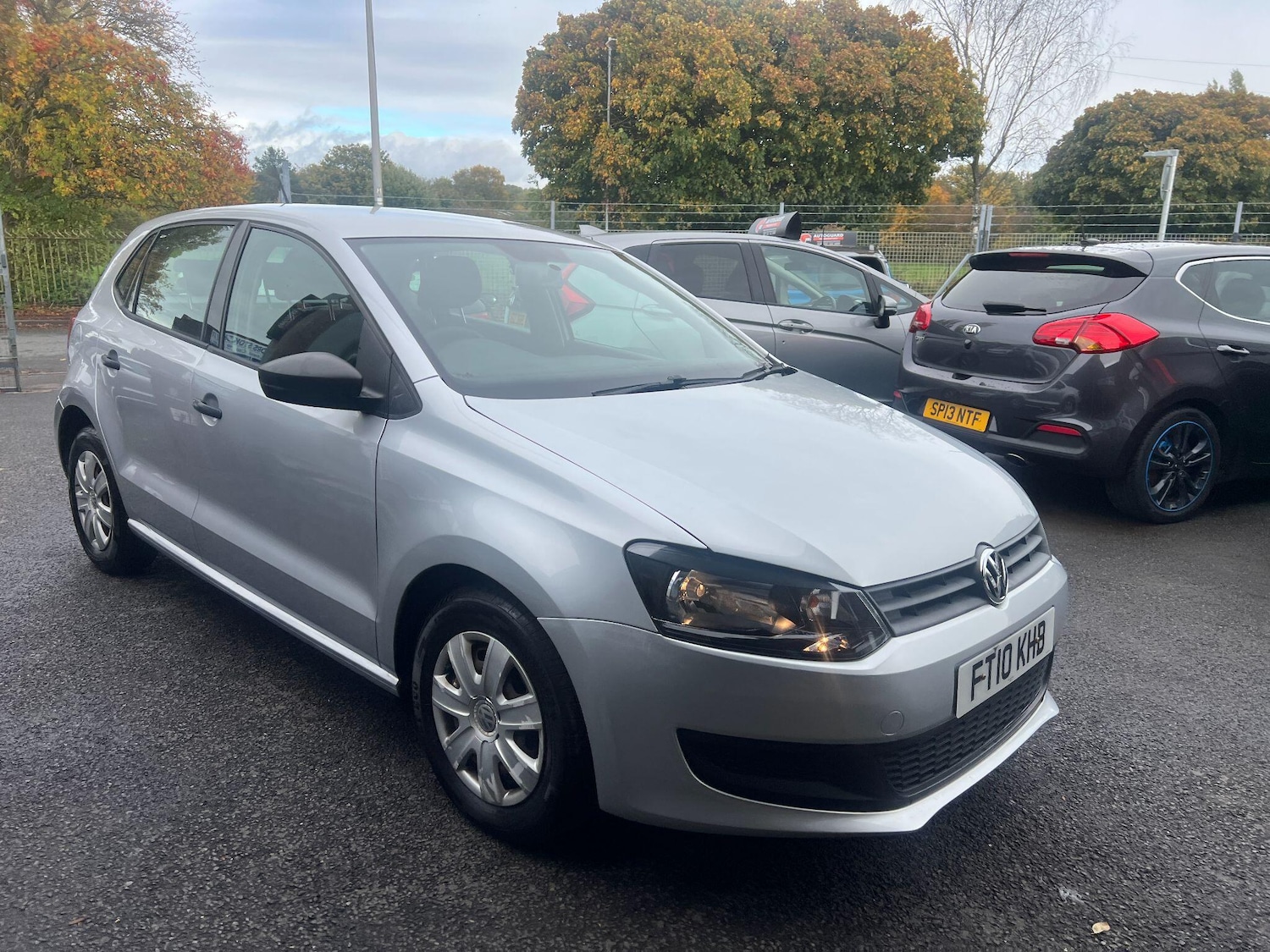 Used Volkswagen Polo 2010 for sale - 76337401: Photo 2