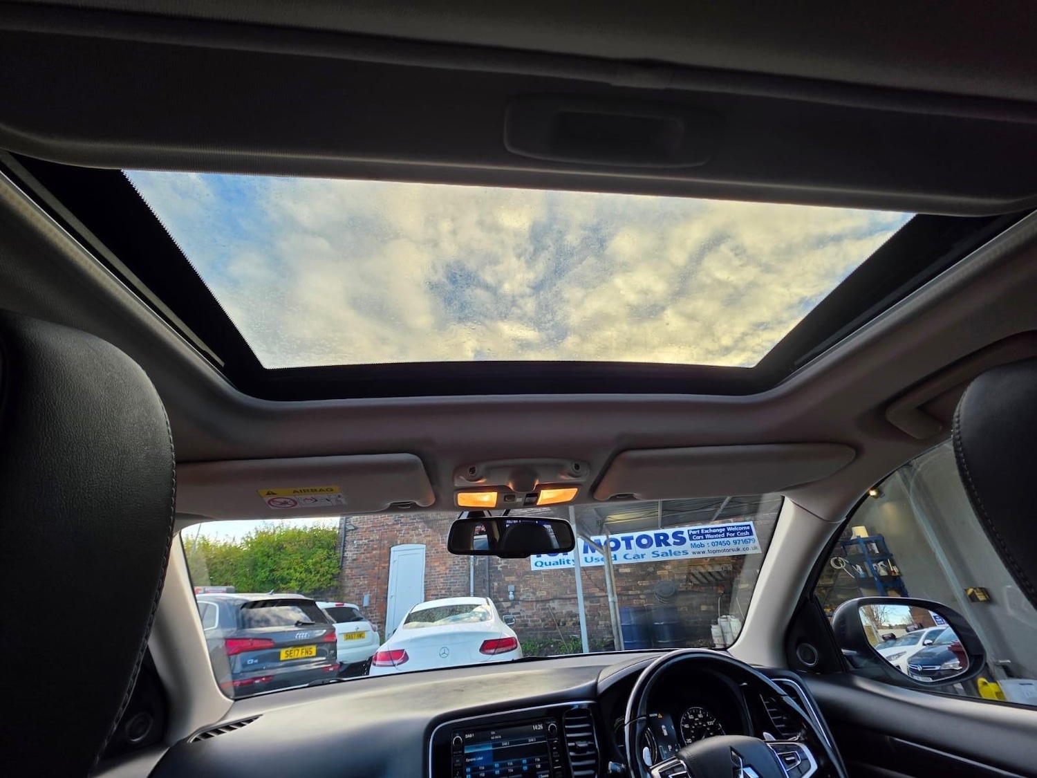 Used Mitsubishi Outlander 2017 for sale - 76743101: Photo 32