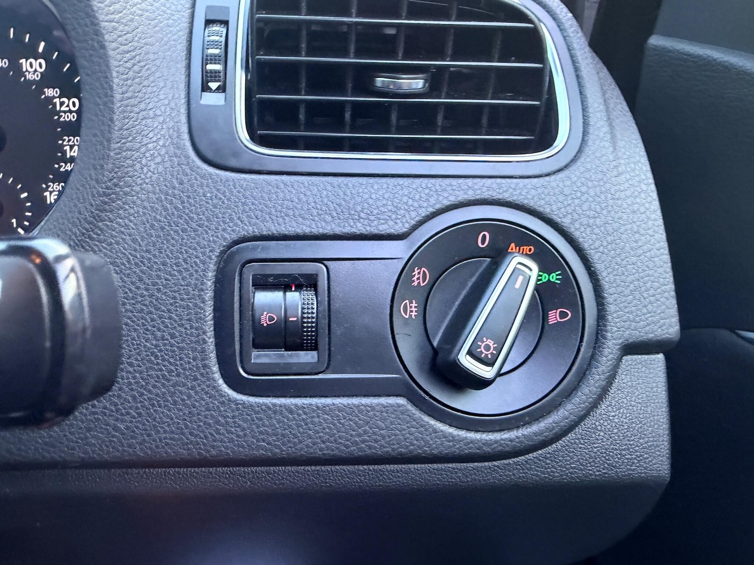 Used Volkswagen Polo 2017 for sale - 76513305: Photo 24