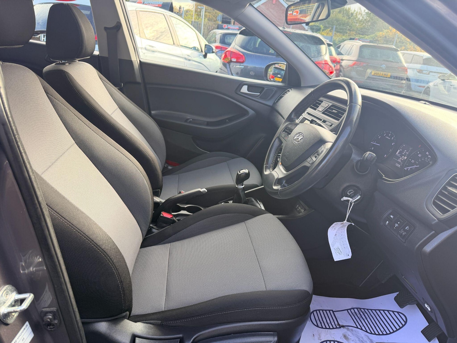 Used Hyundai i20 2017 for sale - 76360102: Photo 23