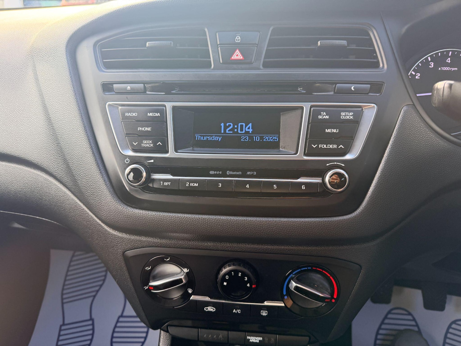 Used Hyundai i20 2017 for sale - 76360102: Photo 25