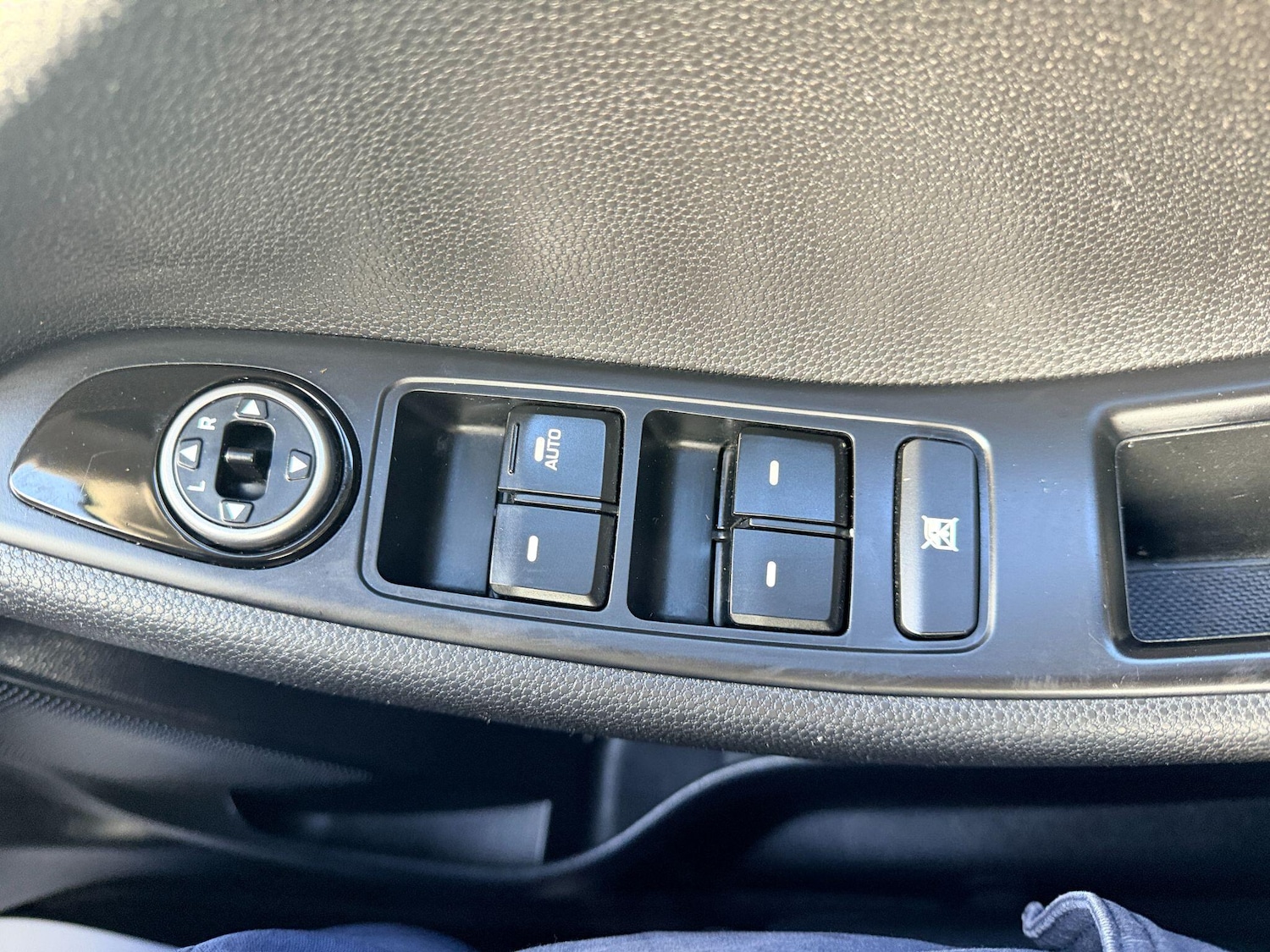 Used Hyundai i20 2017 for sale - 76360102: Photo 31