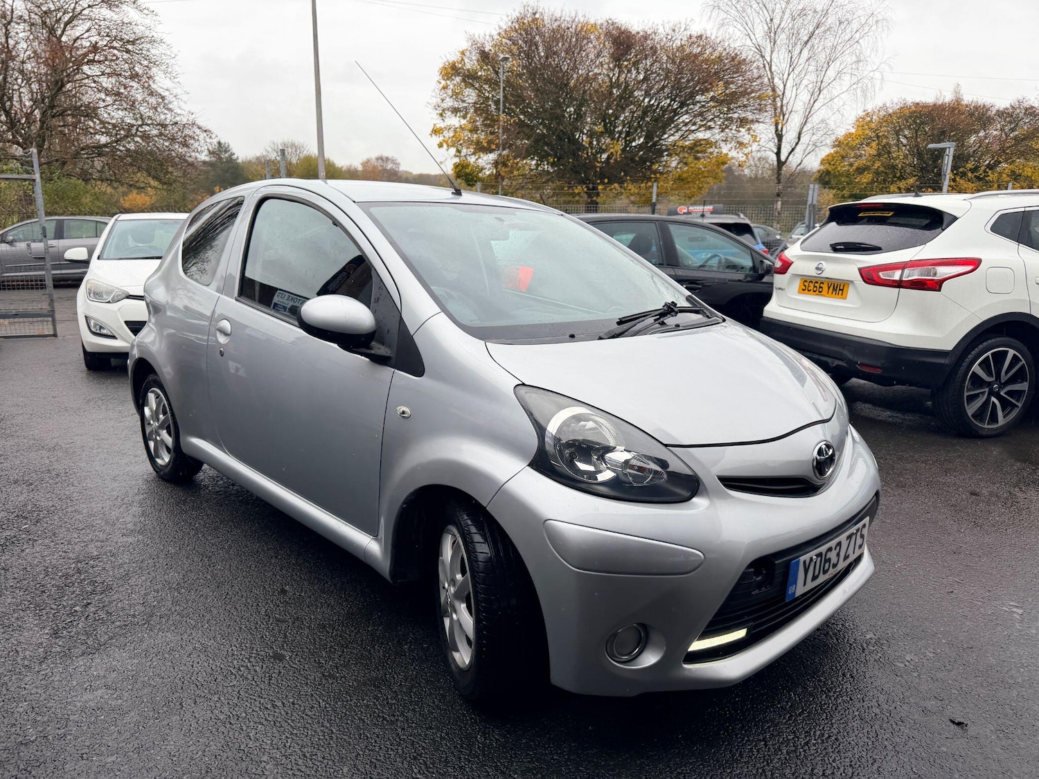 Used Toyota AYGO 2013 for sale - 76537609: Photo 1