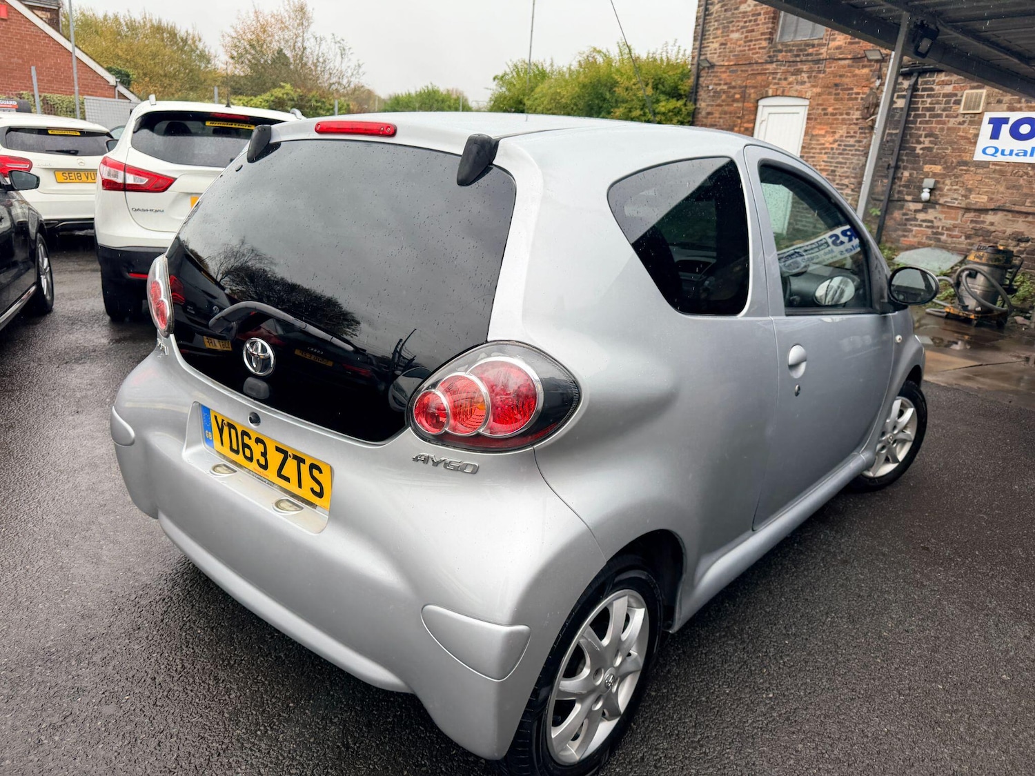 Used Toyota AYGO 2013 for sale - 76537609: Photo 12