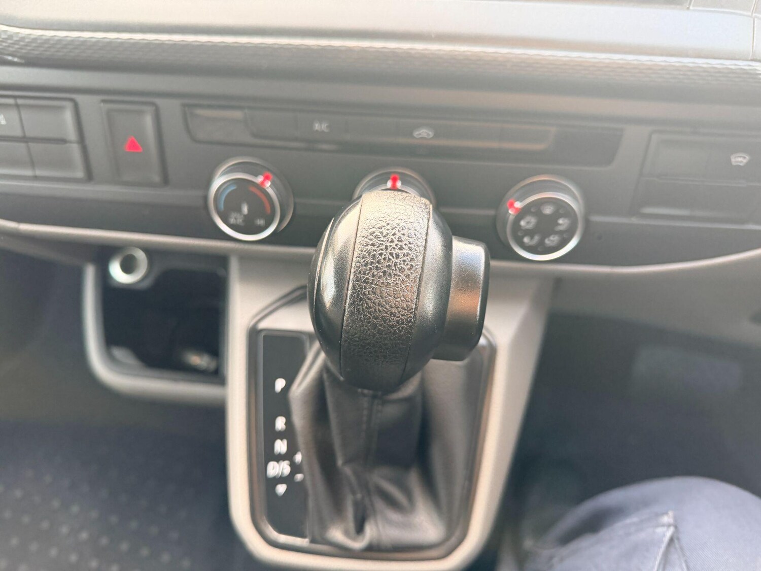 Used Volkswagen Transporter 2019 for sale - 76592488: Photo 28