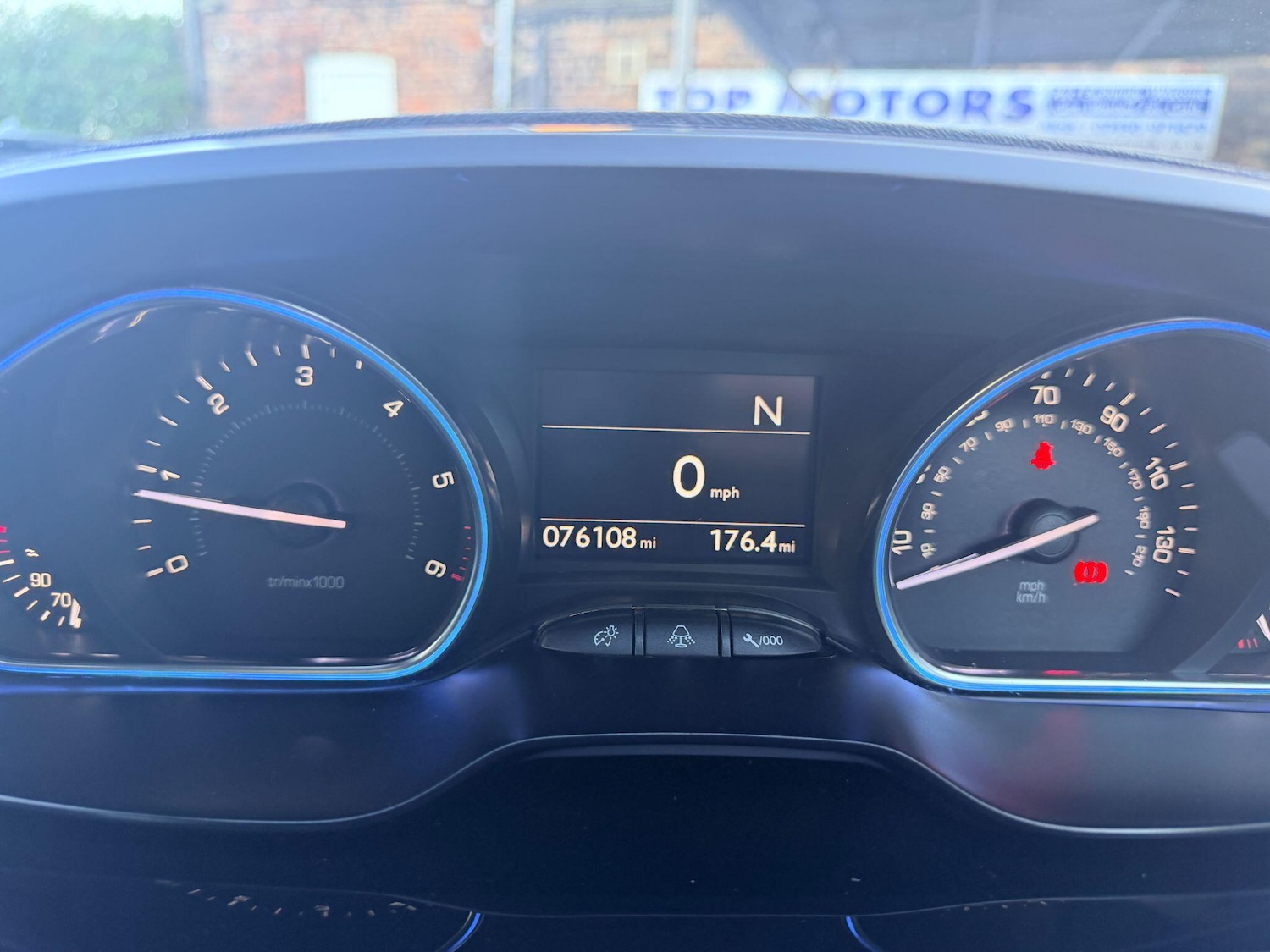 Used Peugeot 2008 2015 for sale - 77994186: Photo 15