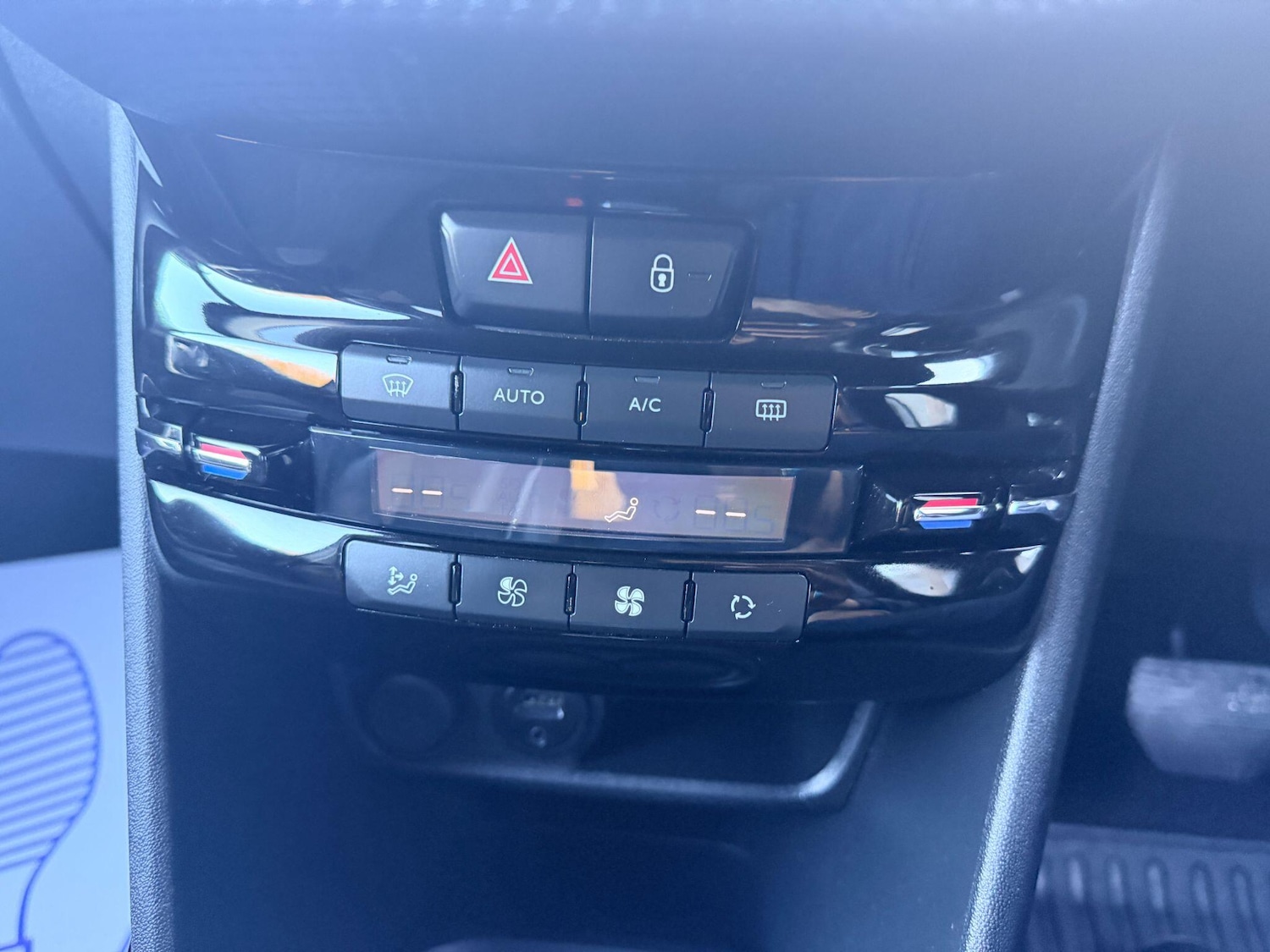 Used Peugeot 2008 2015 for sale - 77994186: Photo 17