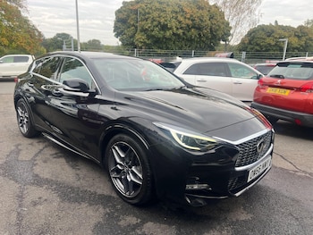 Used Infiniti Q30 2017 for sale - 76152659: Photo 2