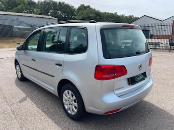 Used Volkswagen Touran 2011 for sale - 79484590: Photo