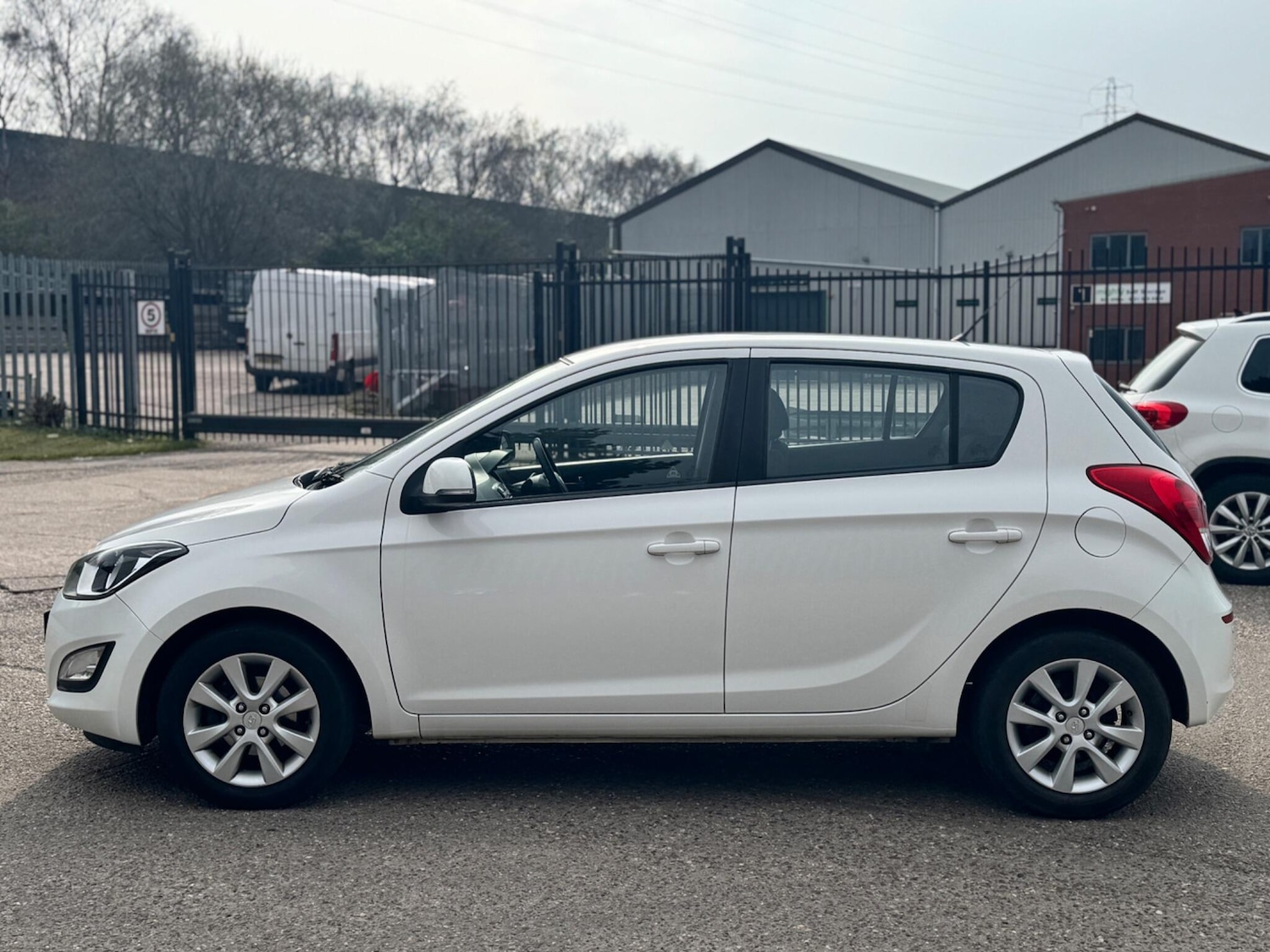 Used Hyundai i20 2012 for sale - 77982693: Photo 7