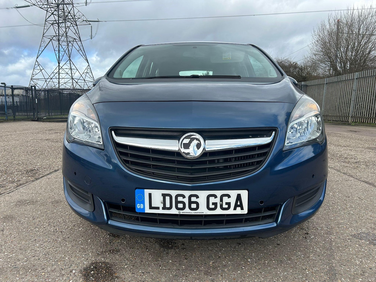 Used Vauxhall Meriva 2016 for sale - 77696310: Photo 2