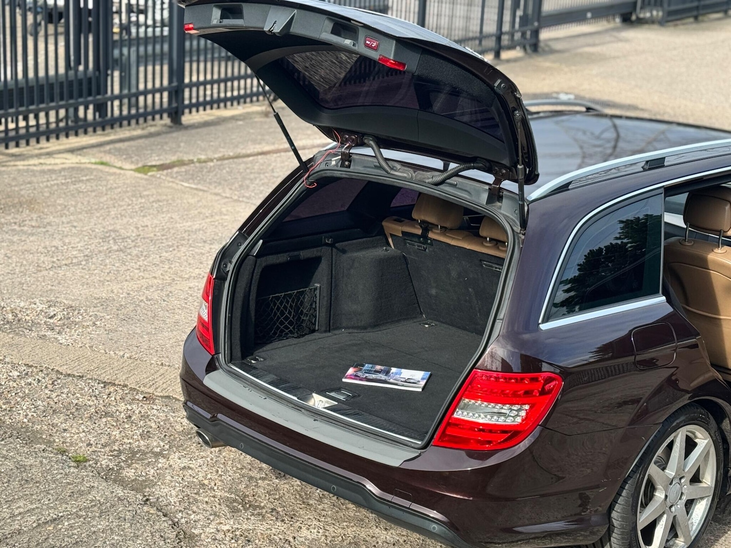 Used Mercedes-Benz C Class 2012 for sale - 76200430: Photo 22