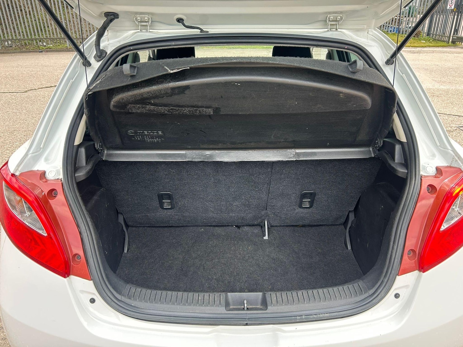 Used Mazda Mazda2 2014 for sale - 78141535: Photo 21