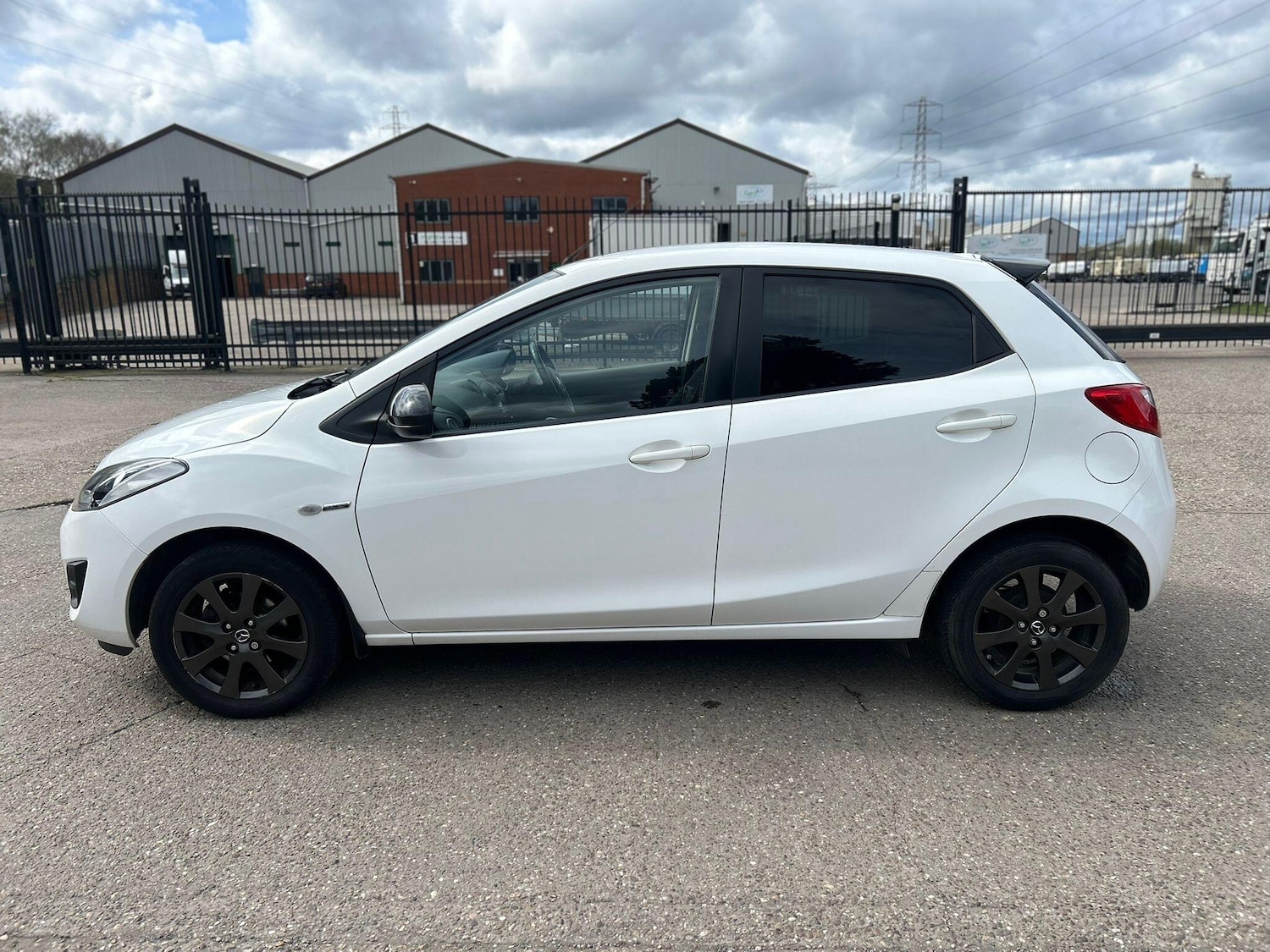 Used Mazda Mazda2 2014 for sale - 78141535: Photo 7