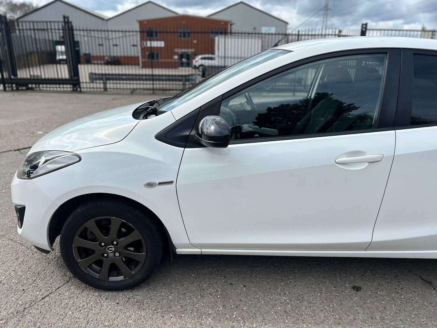 Used Mazda Mazda2 2014 for sale - 78141535: Photo 8