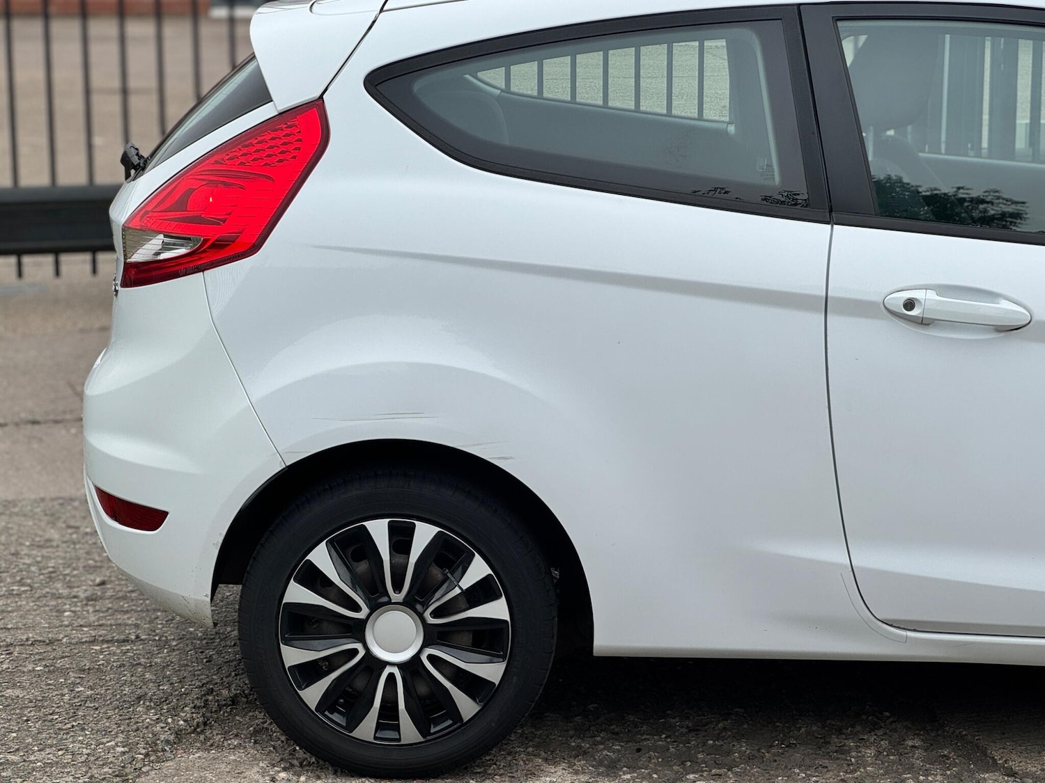 Used Ford Fiesta 2011 for sale - 76315111: Photo 11