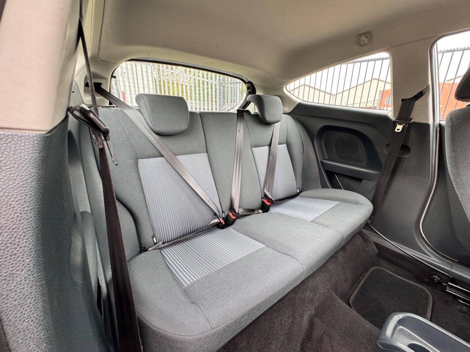 Used Ford Fiesta 2011 for sale - 76315111: Photo 17