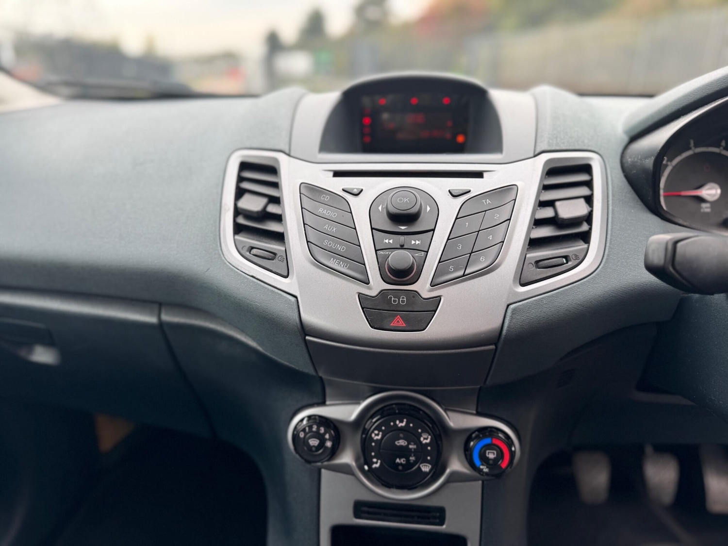 Used Ford Fiesta 2011 for sale - 76315111: Photo 18