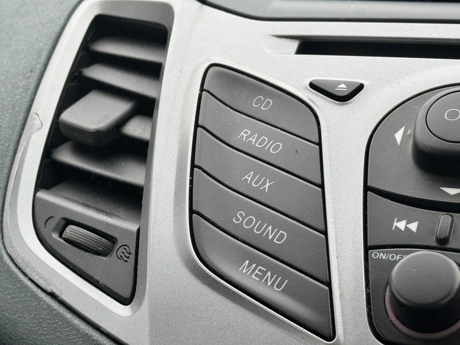 Used Ford Fiesta 2011 for sale - 76315111: Photo 19