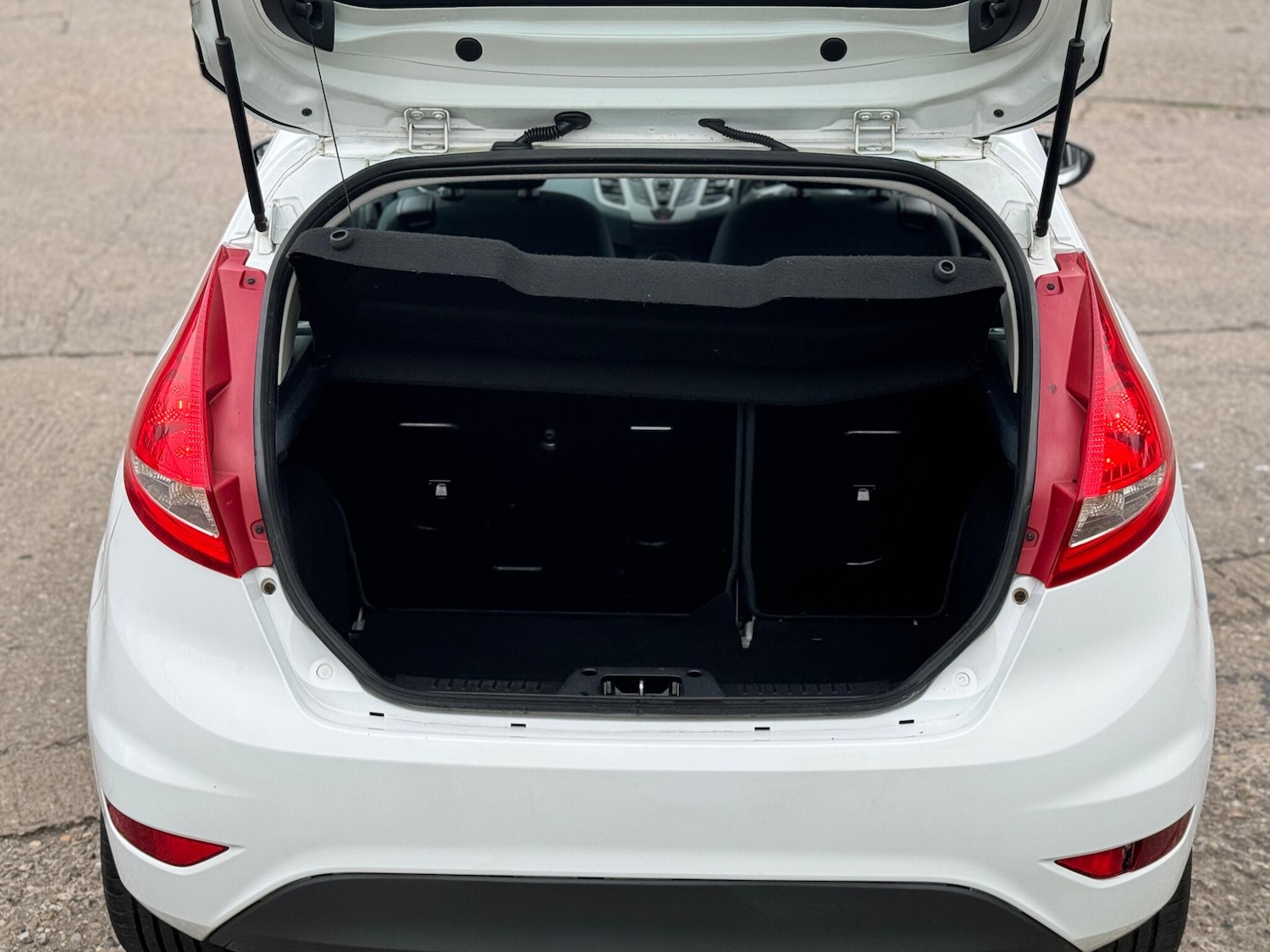 Used Ford Fiesta 2011 for sale - 76315111: Photo 21