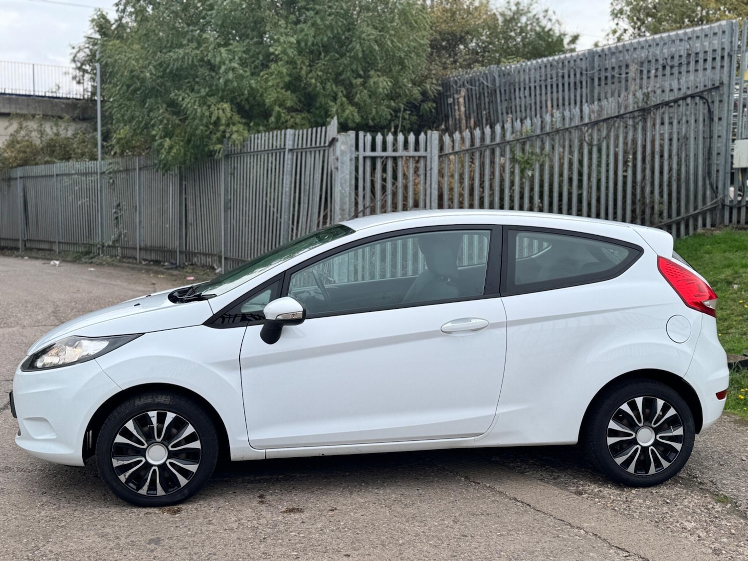 Used Ford Fiesta 2011 for sale - 76315111: Photo 5