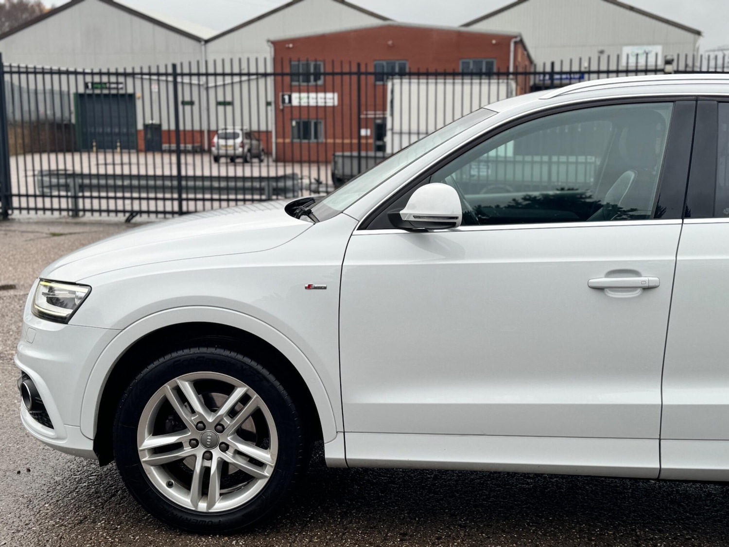 Used Audi Q3 2014 for sale - 76865881: Photo 6