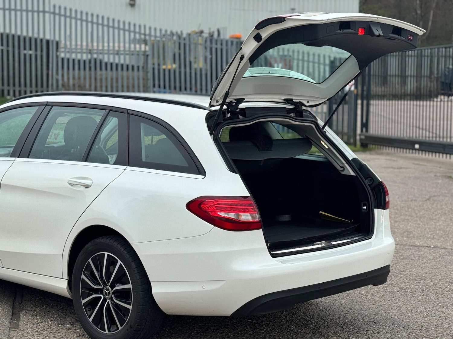 Used Mercedes-Benz C Class for sale - 77982441: Photo 24