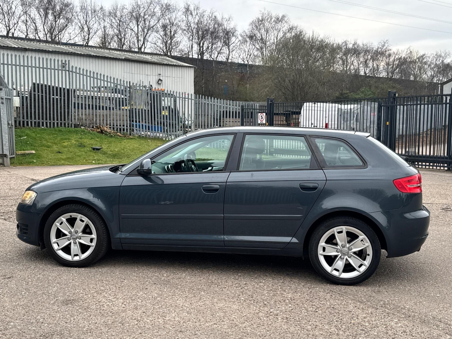 Used Audi A3 2009 for sale - 77982341: Photo 8