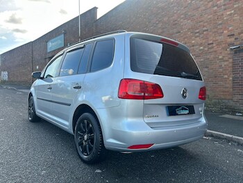 Used Volkswagen Touran 2011 for sale - 77683813: Photo