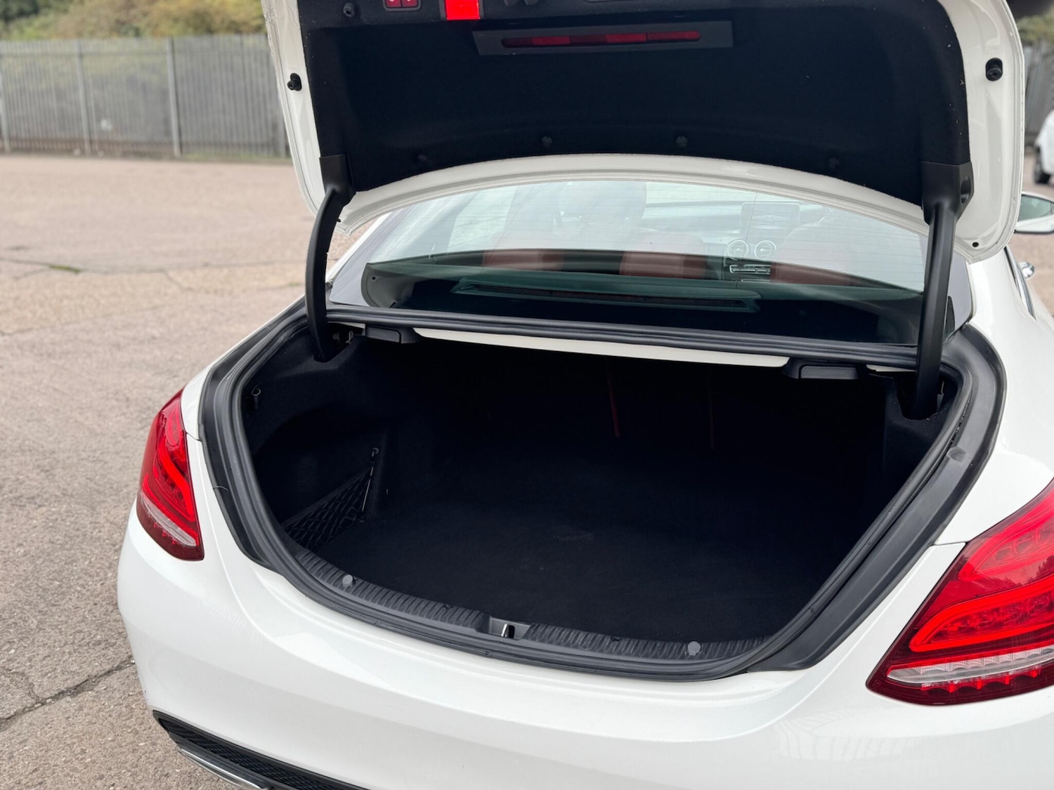 Used Mercedes-Benz C Class 2015 for sale - 76315247: Photo 23