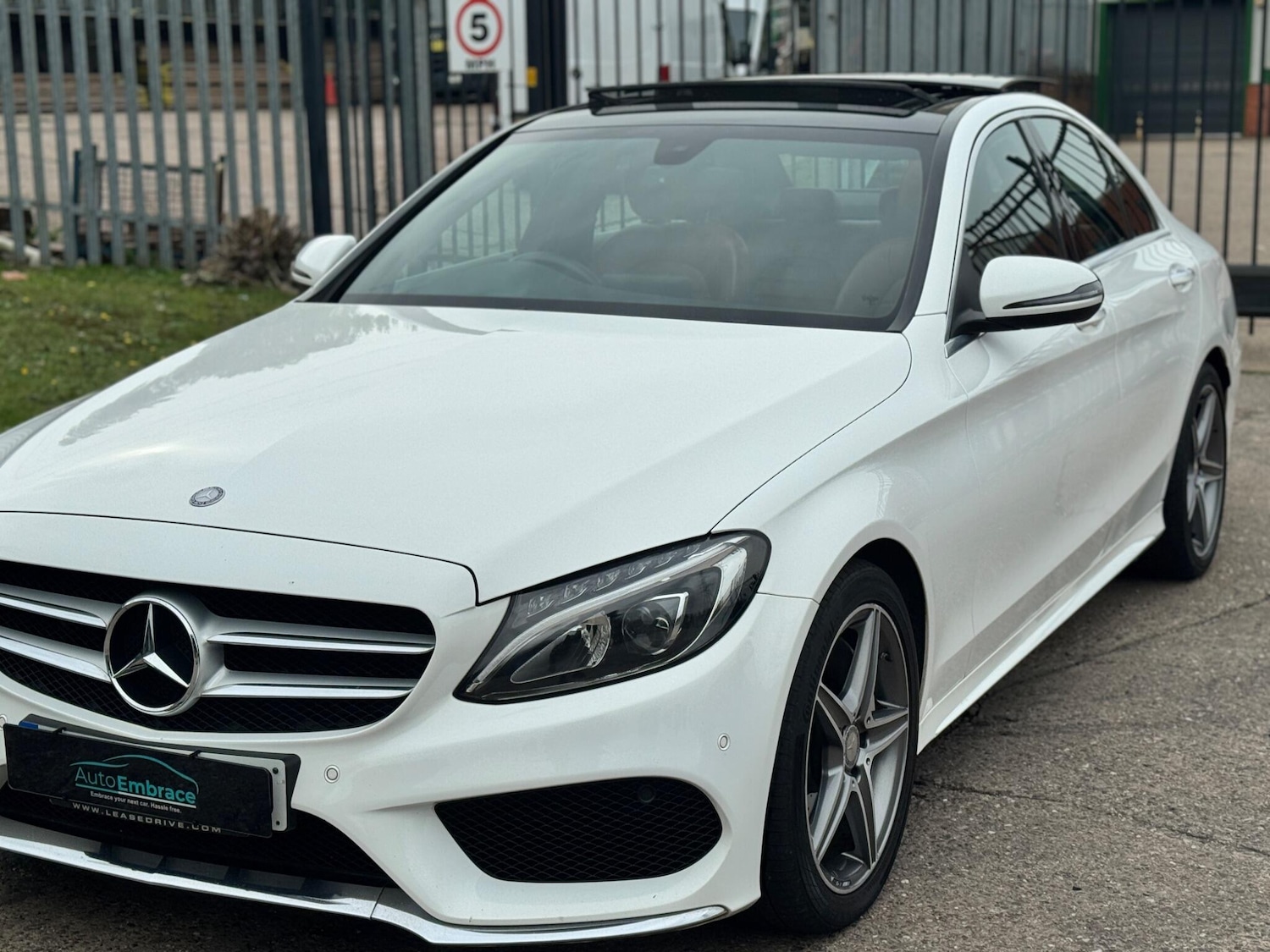 Used Mercedes-Benz C Class 2015 for sale - 76315247: Photo 27