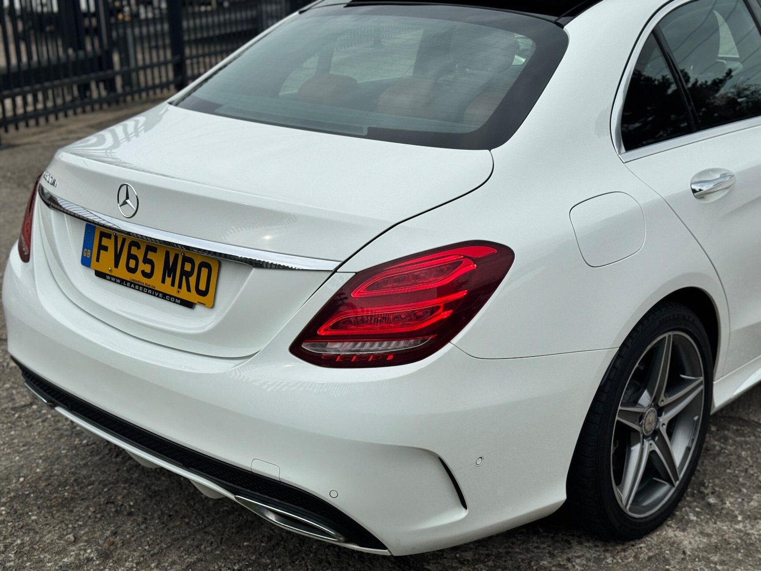Used Mercedes-Benz C Class 2015 for sale - 76315247: Photo 8