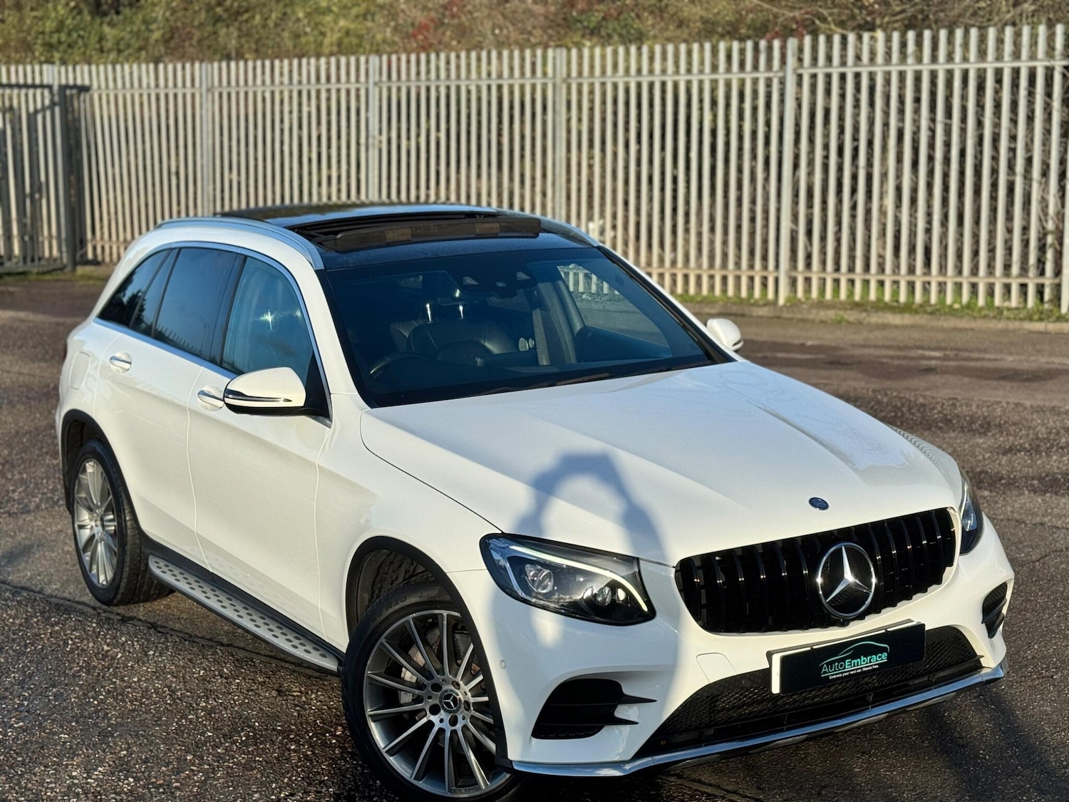 Used Mercedes-Benz GLC 2017 for sale - 76671341: Photo 2