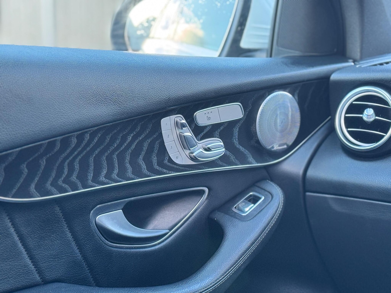 Used Mercedes-Benz GLC 2017 for sale - 76671341: Photo 21