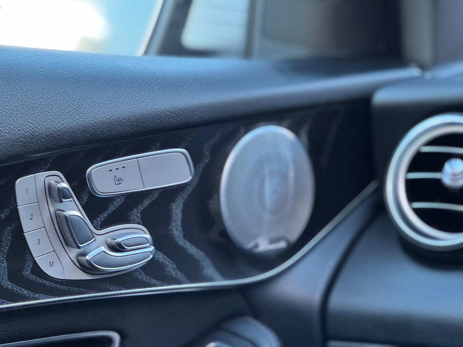 Used Mercedes-Benz GLC 2017 for sale - 76671341: Photo 22