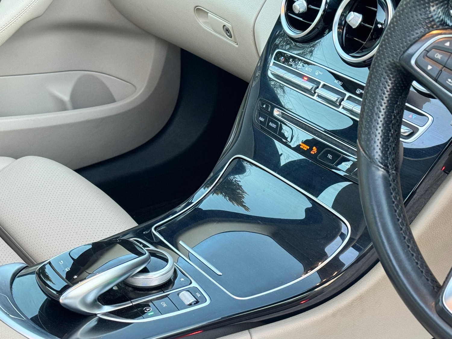 Used Mercedes-Benz C Class 2014 for sale - 77238565: Photo 24