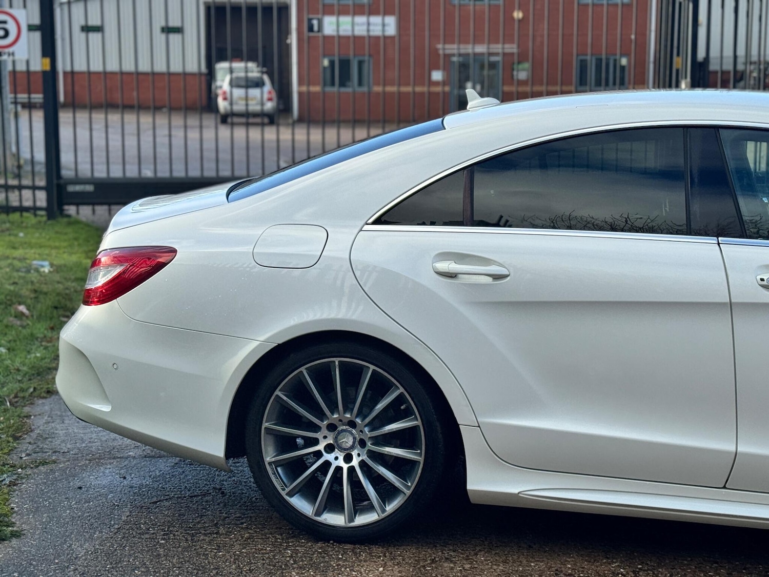 Used Mercedes-Benz CLS 2015 for sale - 76671592: Photo 9