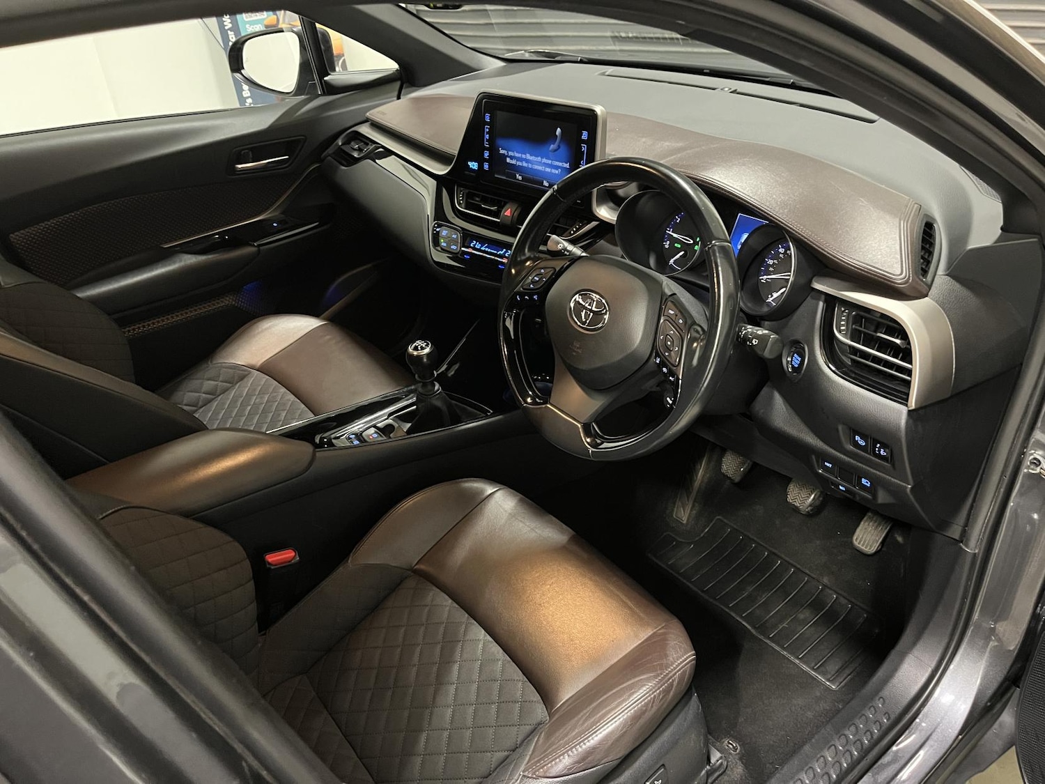 Used Toyota C-HR 2017 for sale - 76662885: Photo 12