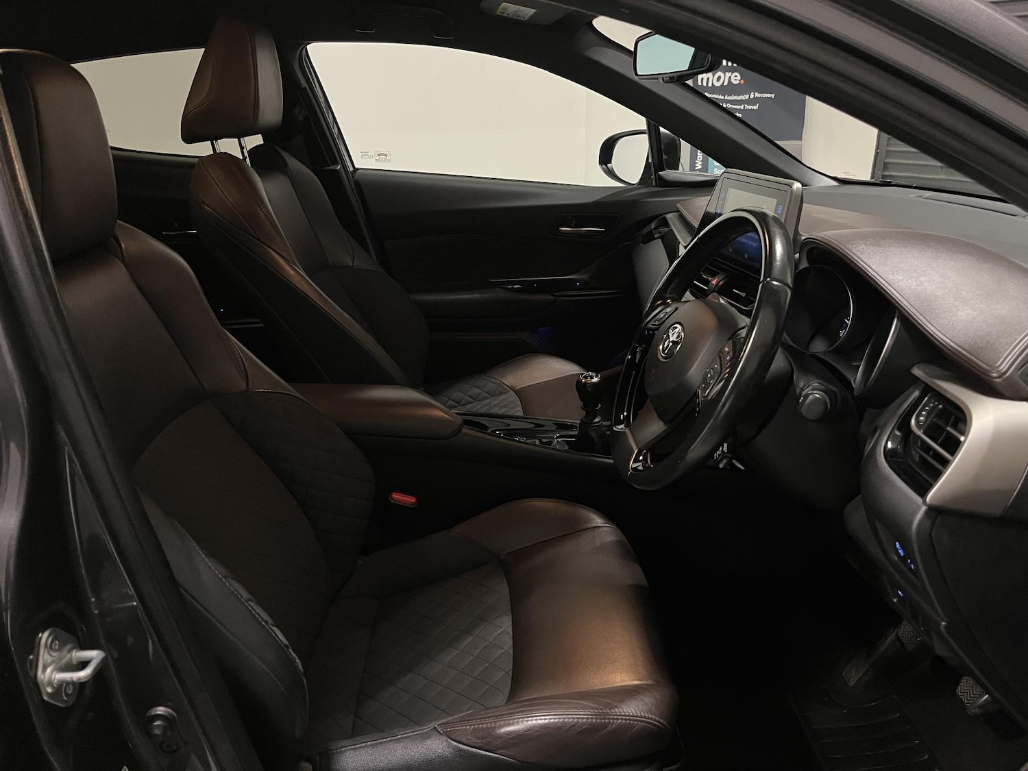 Used Toyota C-HR 2017 for sale - 76662885: Photo 13