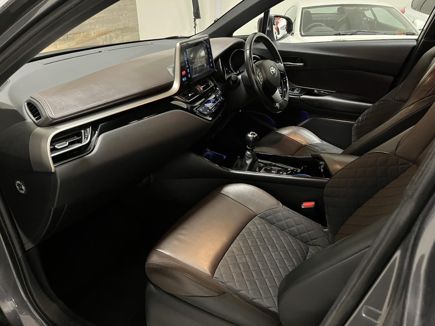 Used Toyota C-HR 2017 for sale - 76662885: Photo 26