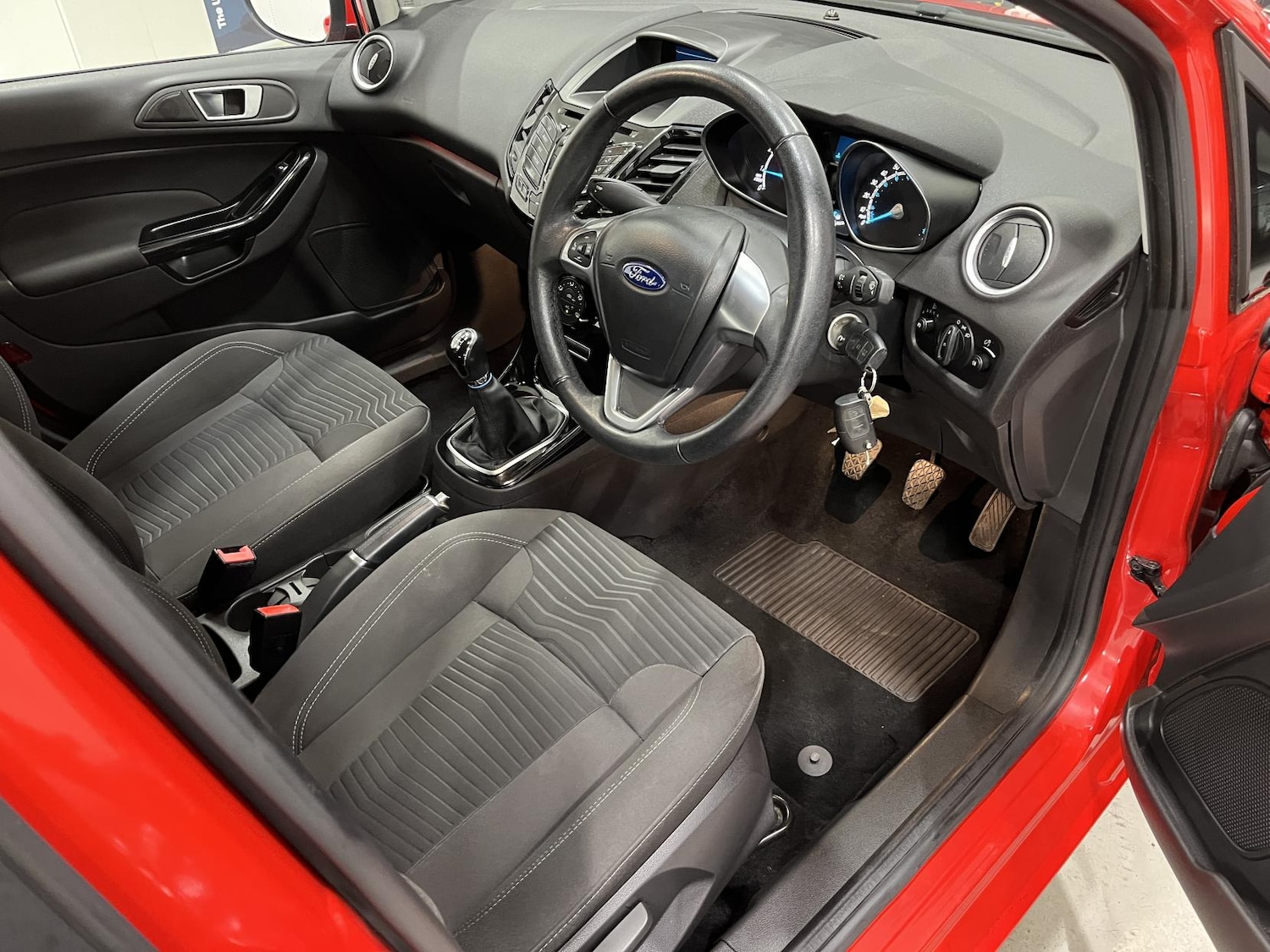 Used Ford Fiesta 2015 for sale - 76643884: Photo 16