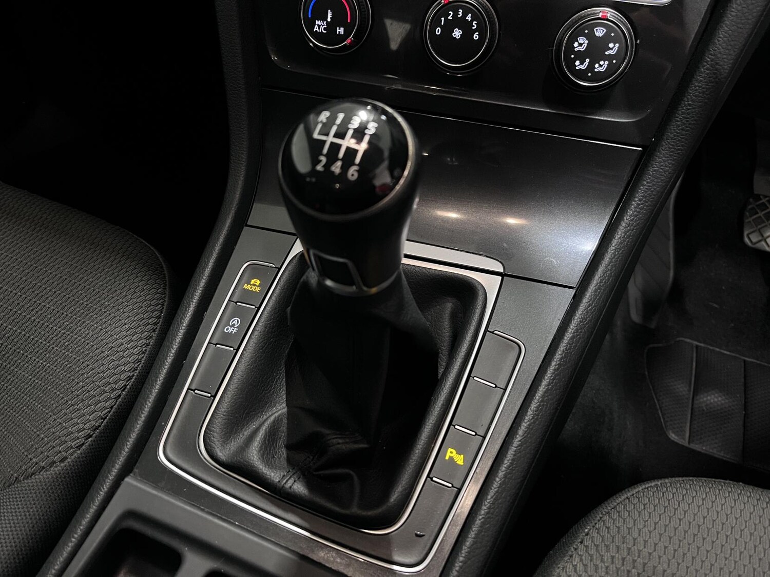 Used Volkswagen Golf 2018 for sale - 76662890: Photo 25