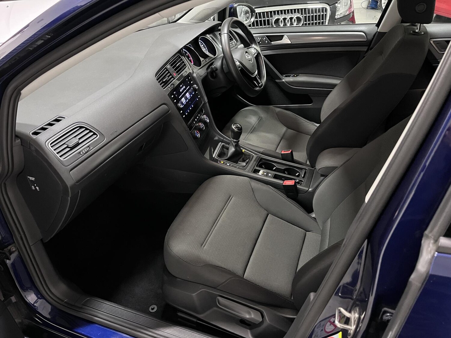 Used Volkswagen Golf 2018 for sale - 76662890: Photo 33