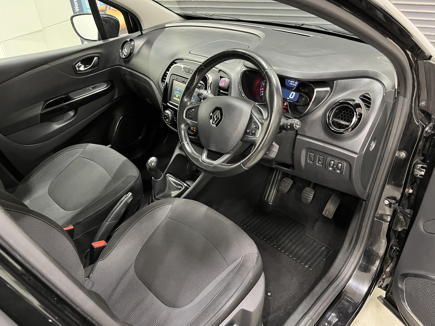 Used Renault Captur 2017 for sale - 76662893: Photo 16