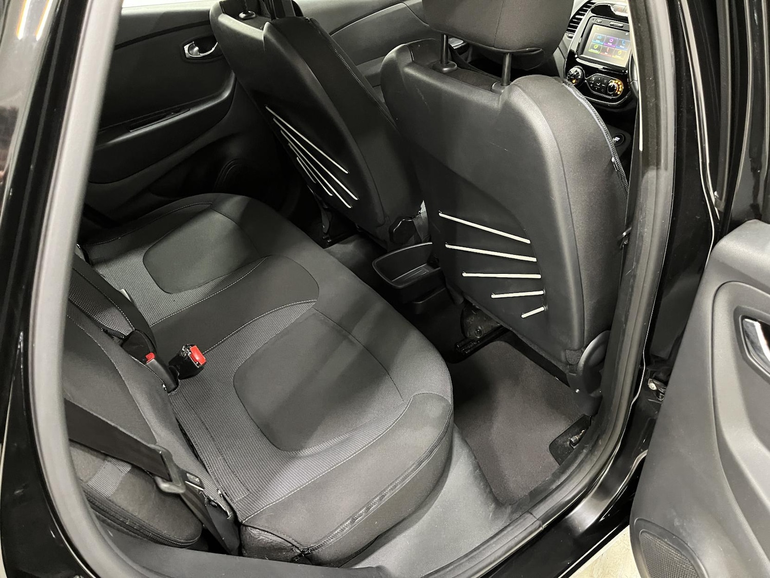 Used Renault Captur 2017 for sale - 76662893: Photo 27