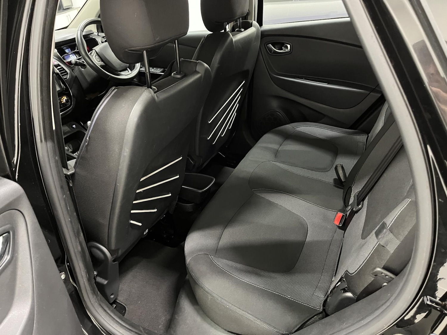 Used Renault Captur 2017 for sale - 76662893: Photo 30