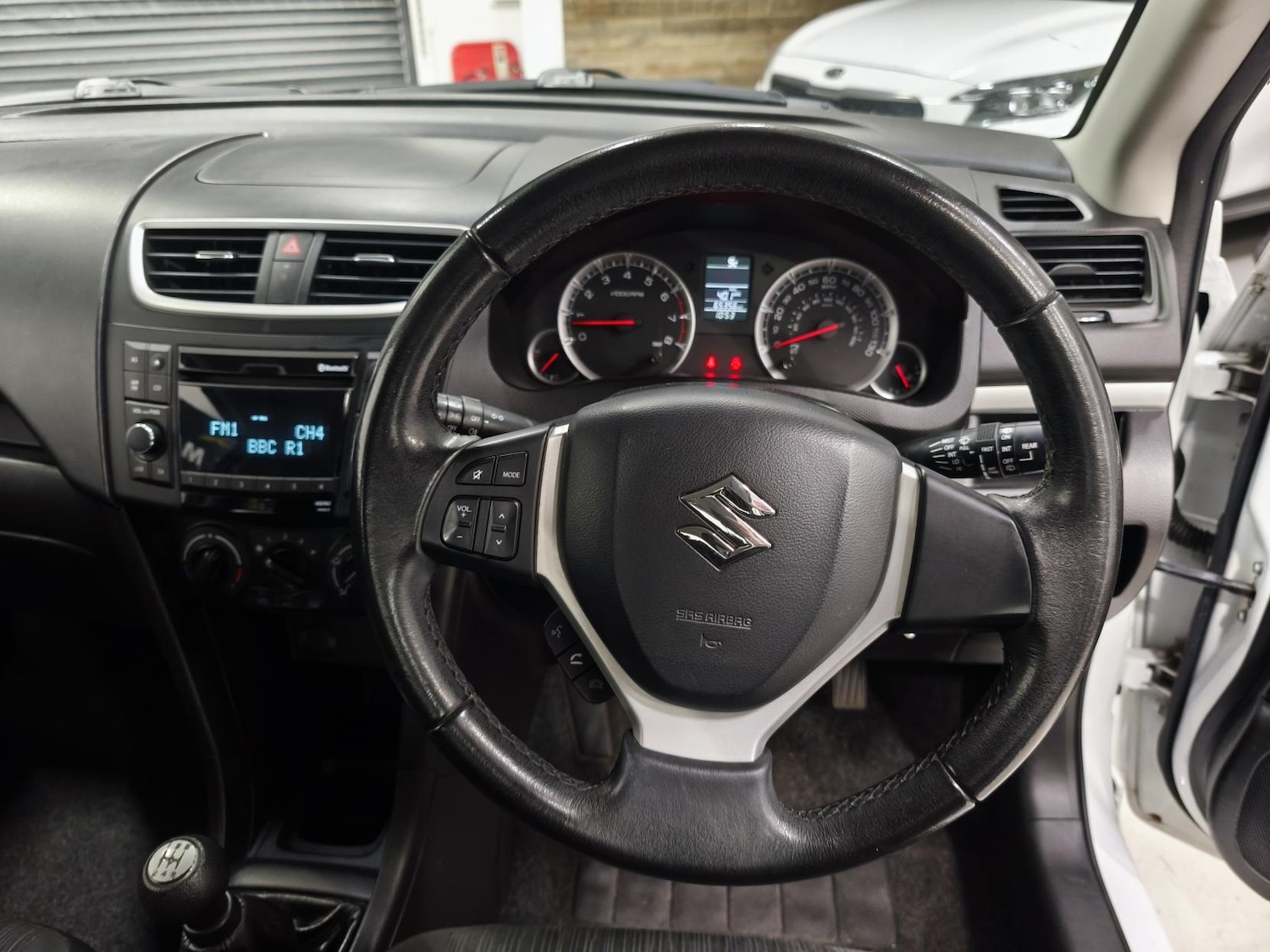 Used Suzuki Swift 2015 for sale - 77575982: Photo 18