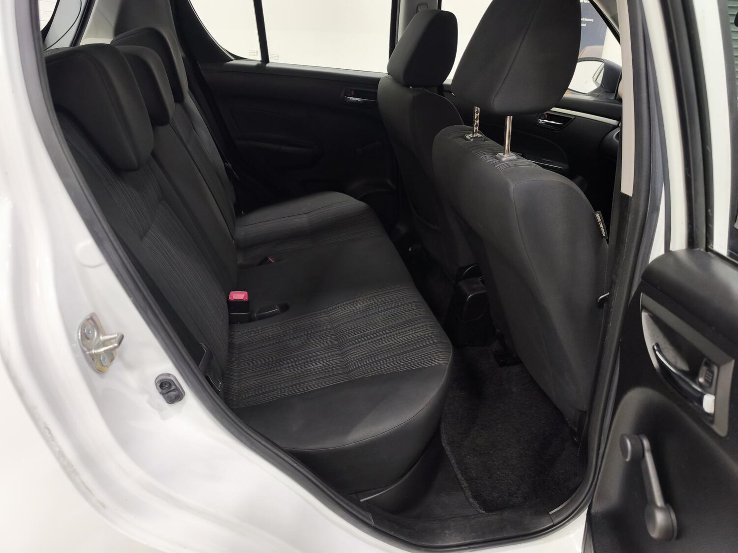 Used Suzuki Swift 2015 for sale - 77575982: Photo 24